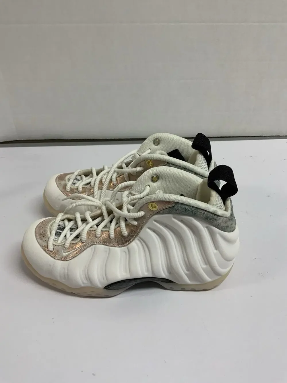 Nike Air Foamposite One Summit White AA3963-101 Size 5 Womens